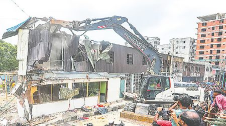ব্রাহমা গরু ও সাদিক অ্যাগ্রোর নানা দুর্নীতি: ১৩৩ কোটি টাকার মামলা, টিকল দেড় কোটি ব্রাহমা গরু