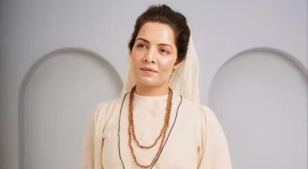 সেলিনা জেটলি
