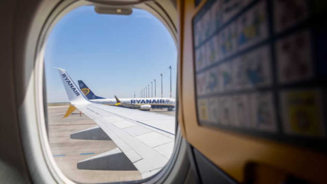 Ryanair Boeing 737 window