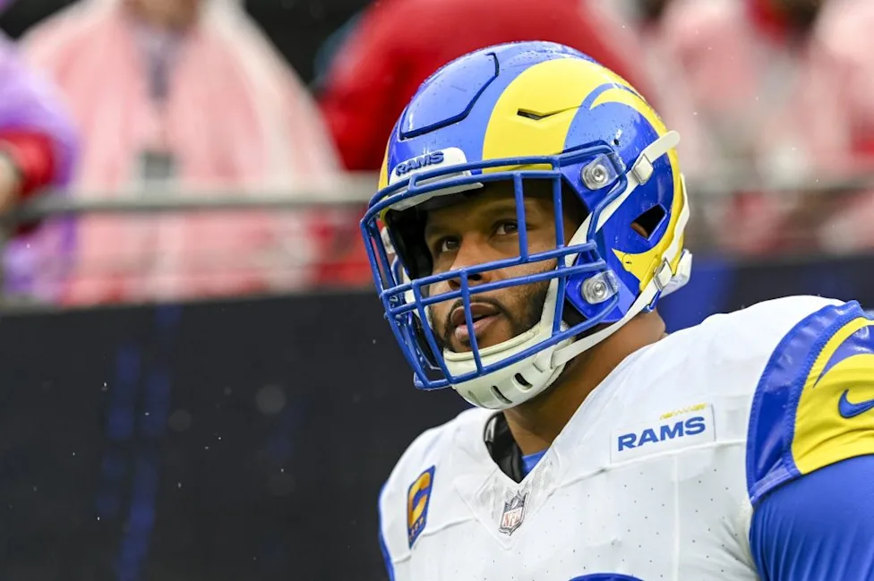 aaron donald returns to rams