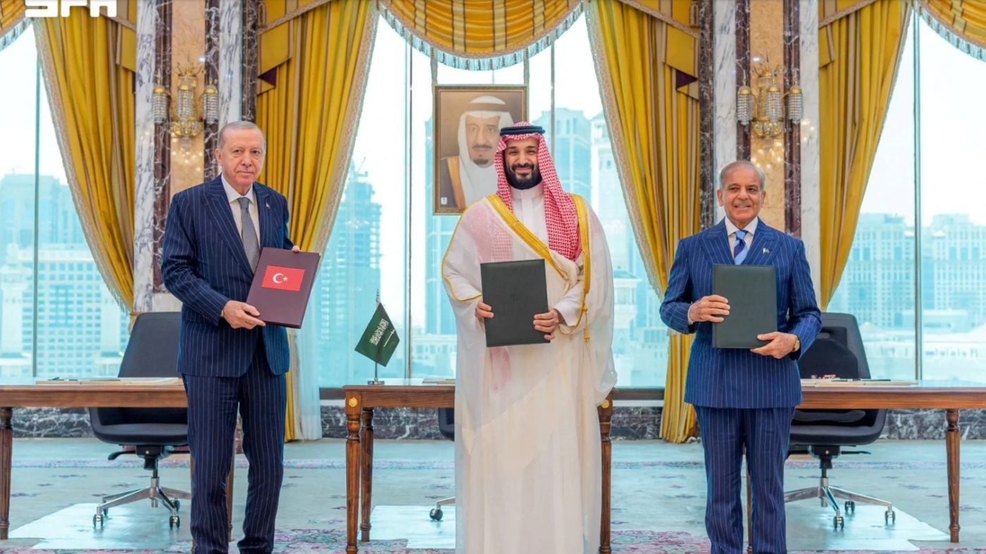 Saudi Arabia Pakistan Turkey Sign Mecca Defence Pact