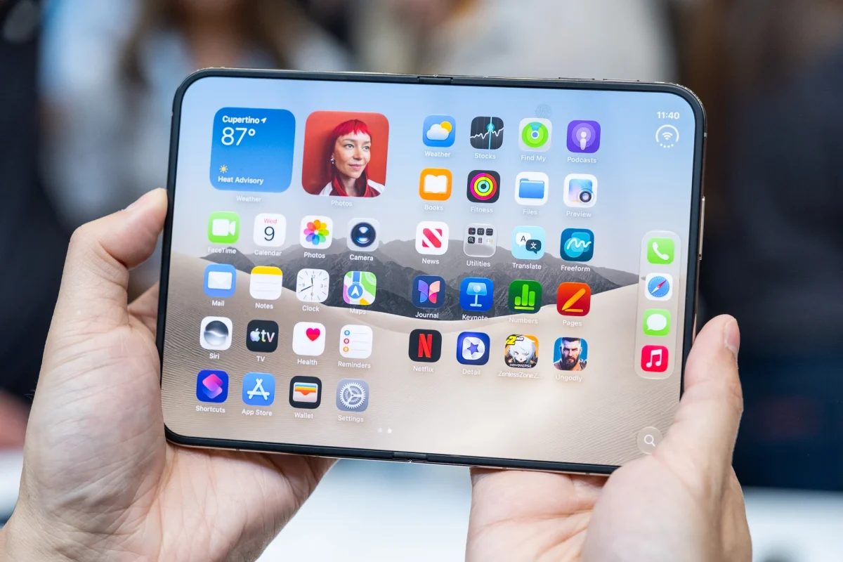 iPhone Duo hands-on